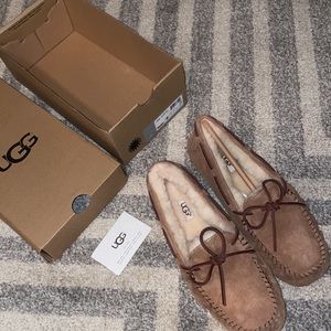 NWT- UGG slippers